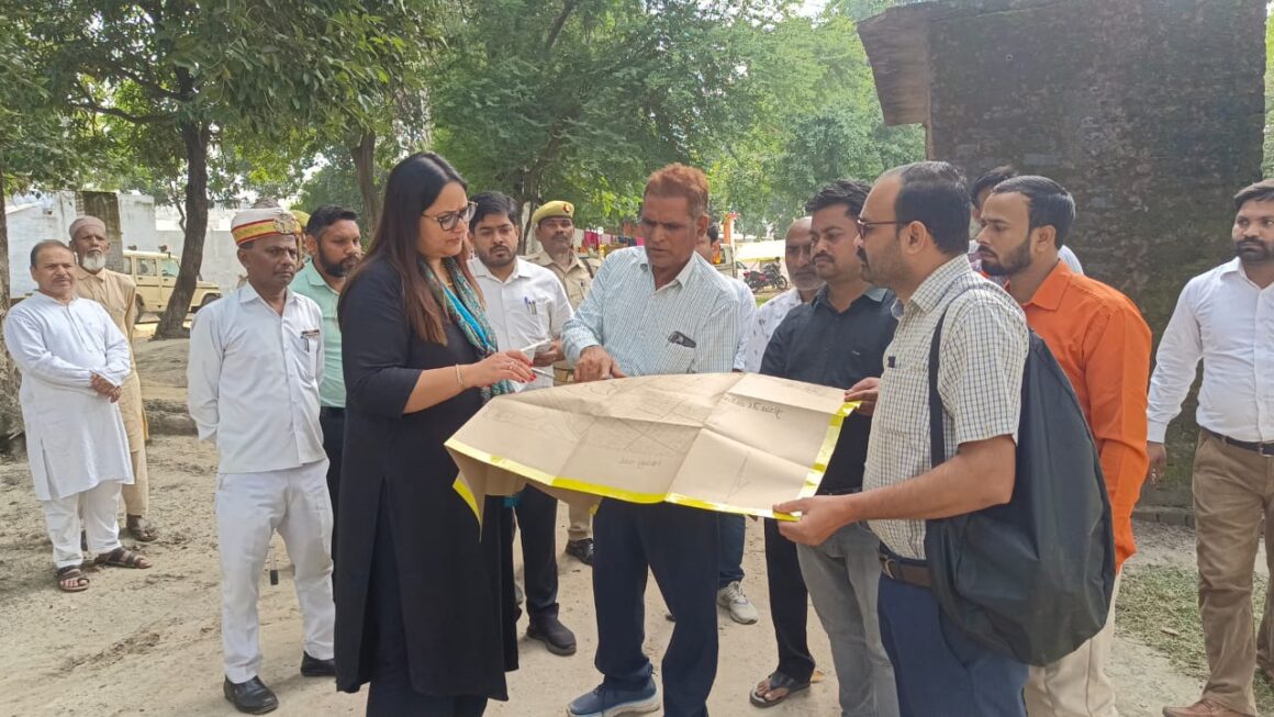 जानकी नगर भुतहा तालाब का जल्द होगा सौन्दर्यीकरण, जिलाधिकारी ने बीएसए को दिया निर्देश