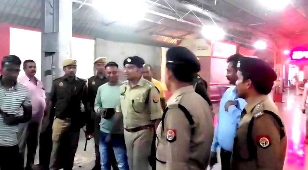 ट्रेन को बम से उड़ाने की अफवाह, पुलिस छावनी में तब्दील हुआ स्टेशन