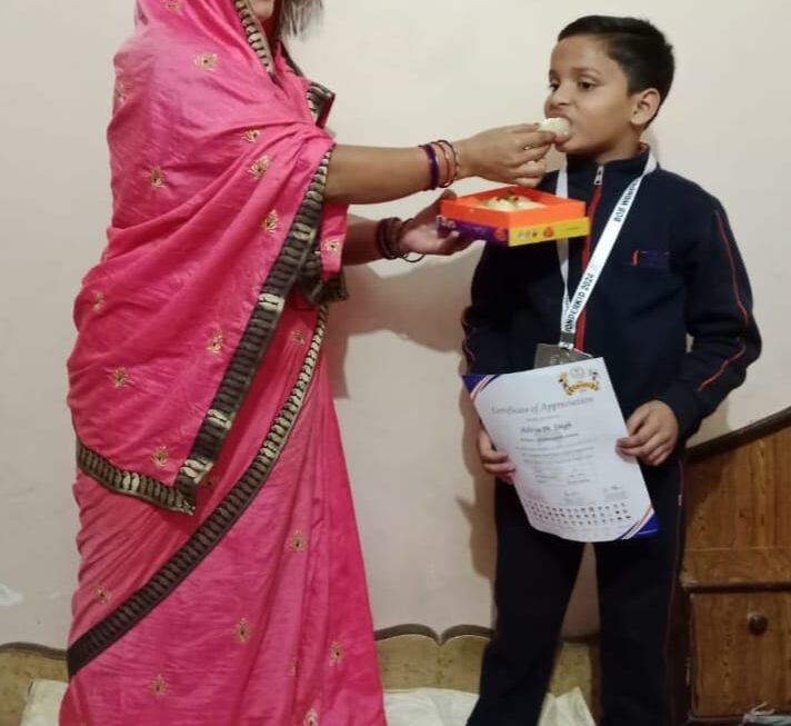 सेठ एम आर जयपुरिया विद्यालय के राष्ट्रीय परीक्षा ब्रेन ऑफ ब्रेन में एल के जी के छात्र अर्णव प्रताप सिंह जीता गोल्ड मेडल