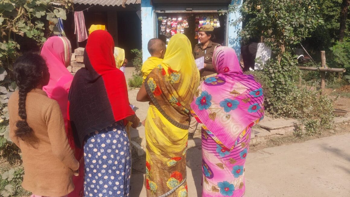 गांवों में चौपाल लगाकर बालिकाओं महिलाओं की समस्याओं का किया जा रहा निस्तारण
