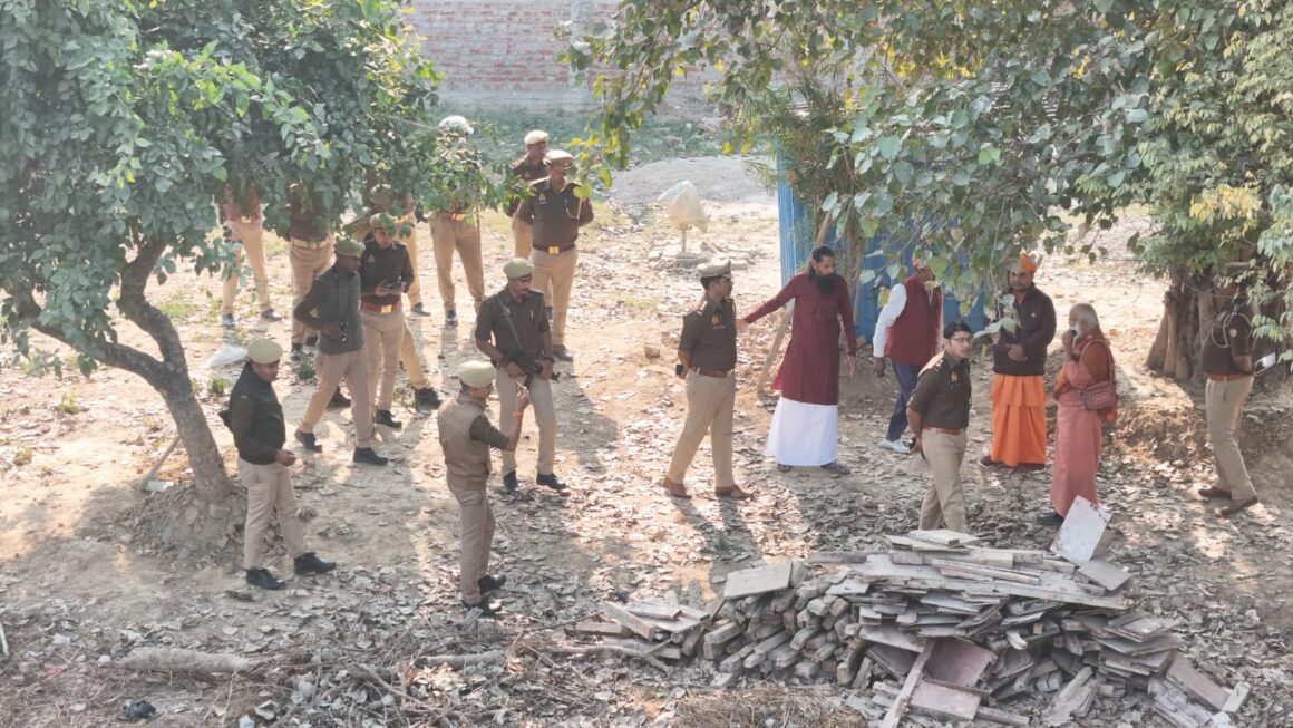 नगर क्षेत्र के संवेदनशील क्षेत्रो में भ्रमणशील रहकर एसपी ने जुमा की नमाज को कराया सकुशल संपन्न