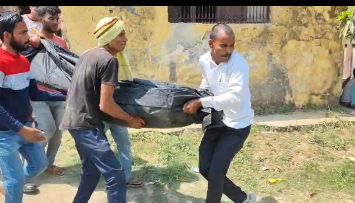 पशु चिकित्सक के कमरे में फंदे से लटकता मिला युवक शव, परिजनों में मचा कोहराम, जताई हत्या की आशंका