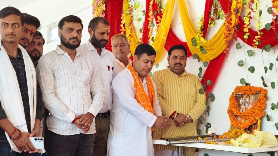 कुल देवता ही नही अपति समाज में भय पैदा करने वालो का संहार कर्ता भी थे भगवान परशुराम : विक्की मिश्रा