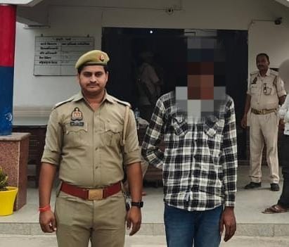 वजीरगंज पुलिस द्वारा गो तस्करी करने वाले वांछित अभियुक्त को किया गया गिरफ्तार