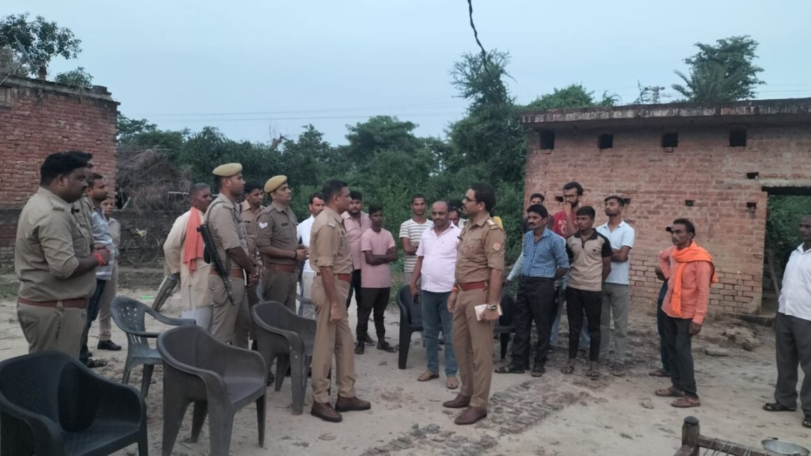 पत्नी ने अपने नाम की ज़मीन बेचने से किया इंकार तो नशेड़ी पति ने हंसिये से कर दी पत्नी की हत्या