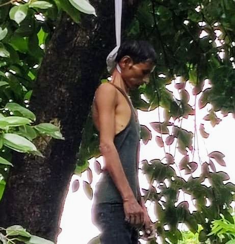 ई-रिक्शा चालक युवक ने जामुन के पेड़ पर लगाया फांसी, उलझा है मौत का रहस्य