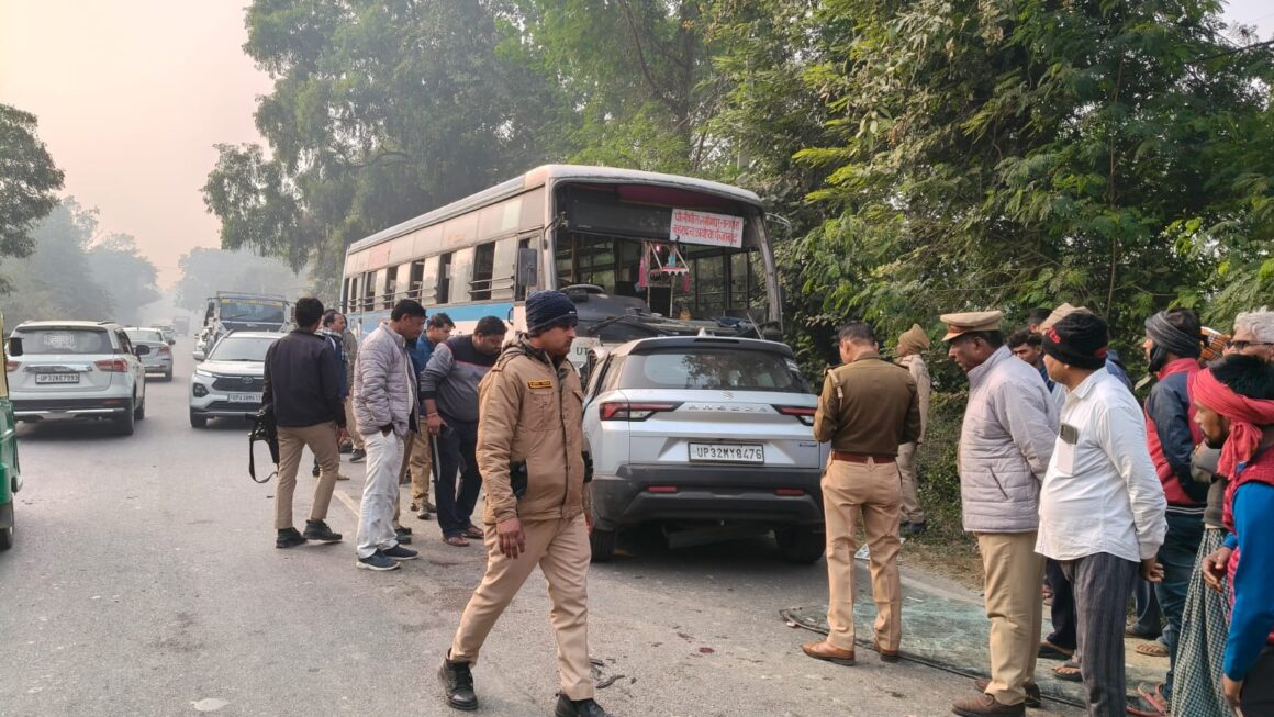 गोण्डा के वजीरगंज अनभुला के पास ब्रेजा कार व बस की भीषण टक्कर मे एक ही परिवार के 03 लोगों की दर्दनाक मौत