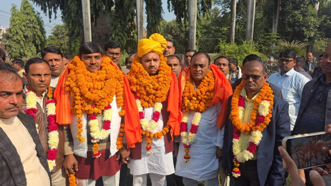 गोंडा ग्रामीण सफाई कर्मचारी संघ के लगातार सातवीं बार जिलाध्यक्ष बने राघवेंद्र तिवारी, महामंत्री देवमणि