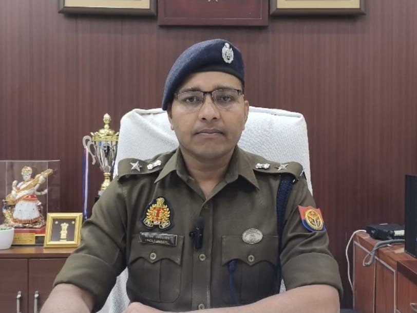 एसपी साहब ! इन थानो मे आखिर कब तक होगा पीड़ितों का शोषण, थाने पर बैठकर ये कब तक फेरते रहेंगे सरकार के मंशा पर पानी